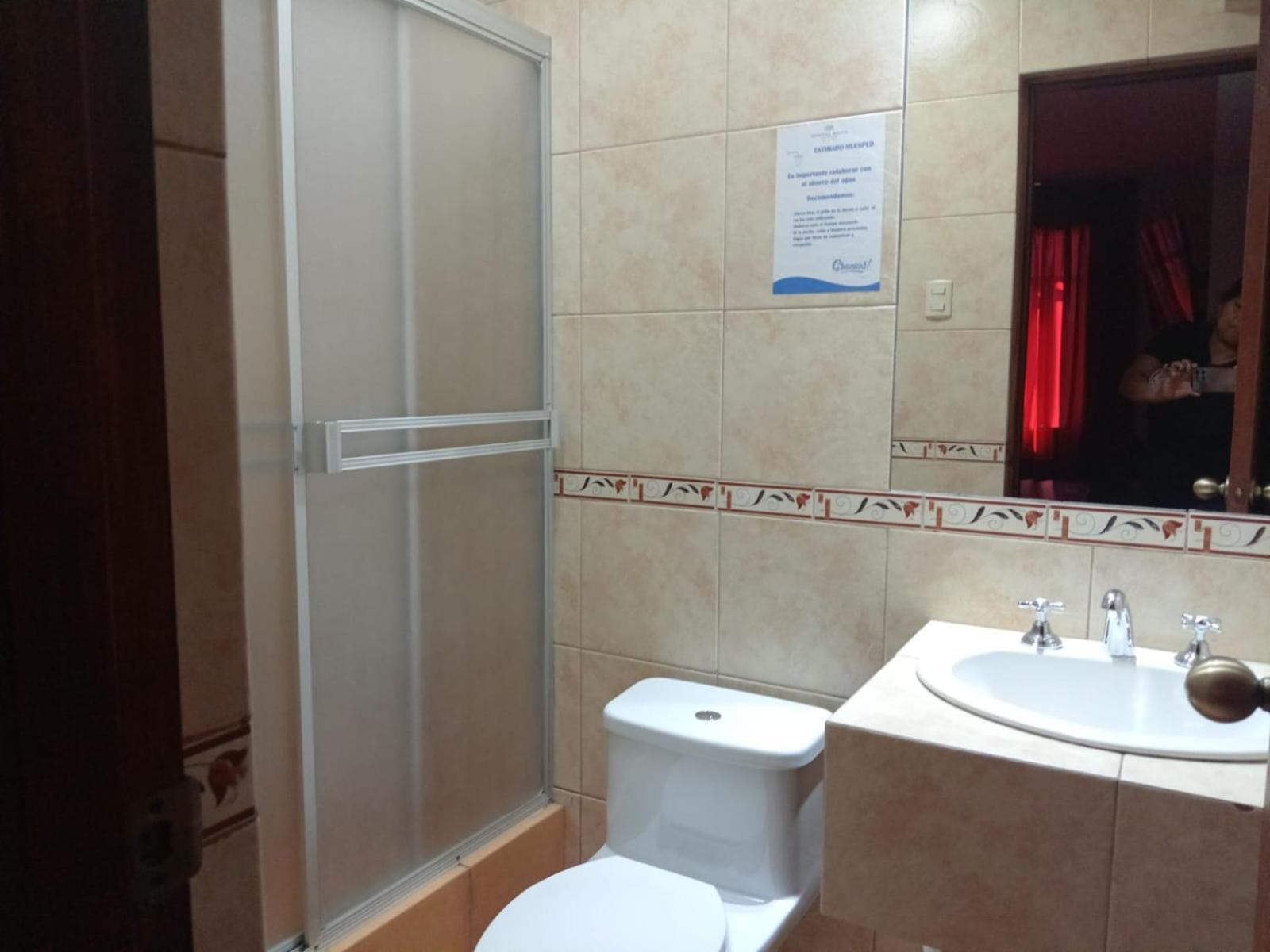 Hostal Bond อัวรัซ ภายนอก รูปภาพ